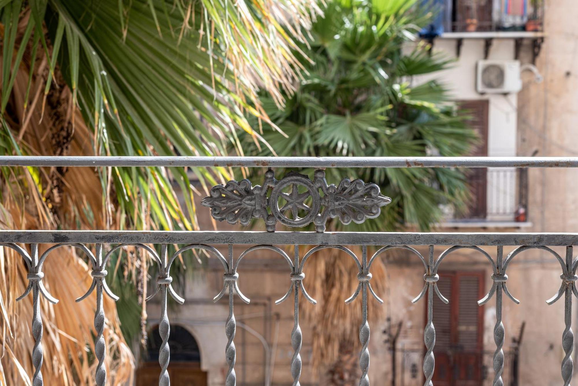 I Mori-Holiday Apartment Palermo Luaran gambar